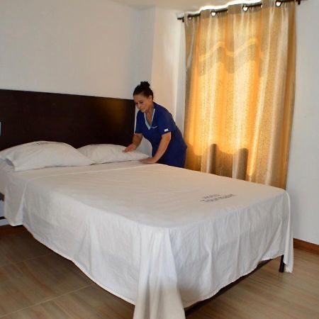 Hotel Tourmalet Cali Kültér fotó