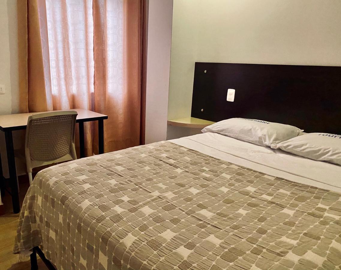 Hotel Tourmalet Cali Kültér fotó