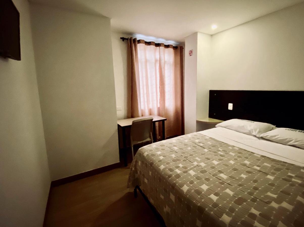 Hotel Tourmalet Cali Kültér fotó