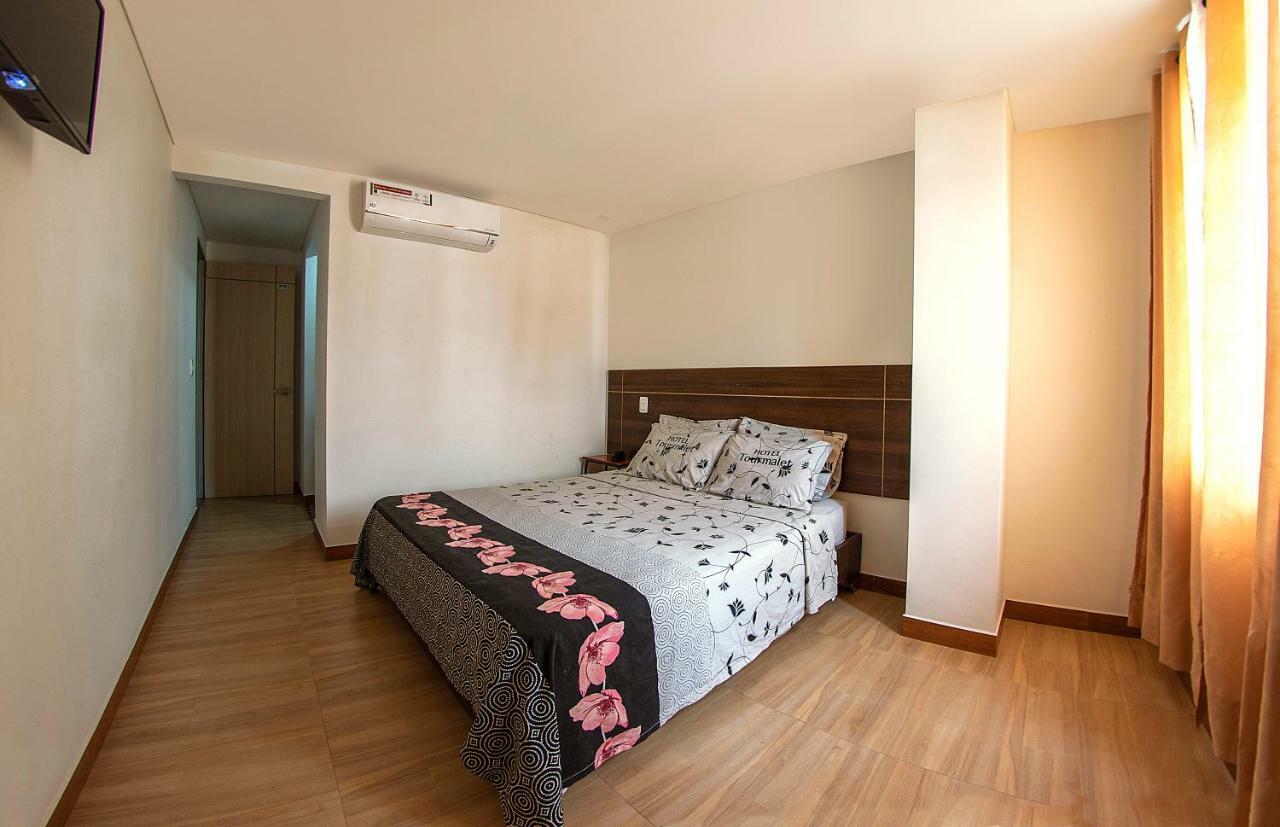 Hotel Tourmalet Cali Kültér fotó